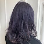シアーで儚げな透け感スミレカラー