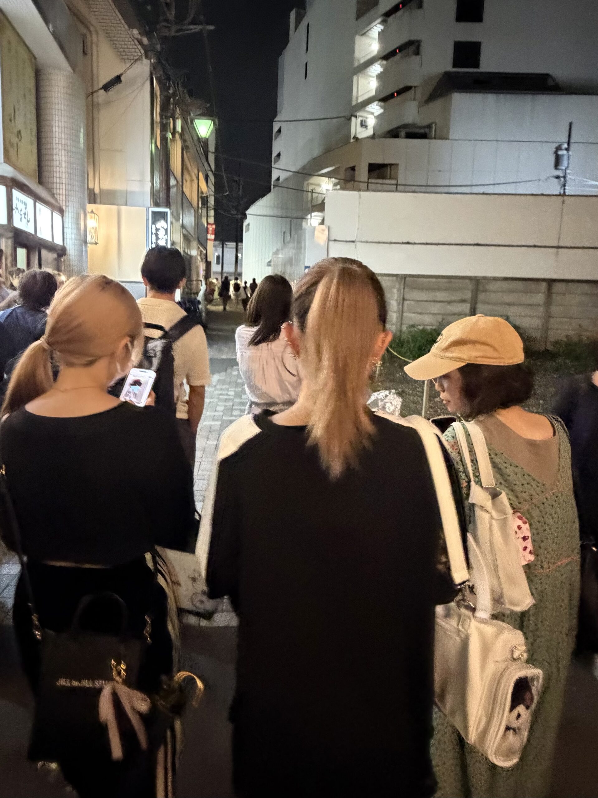 スタッフみんなで帰路へ♪